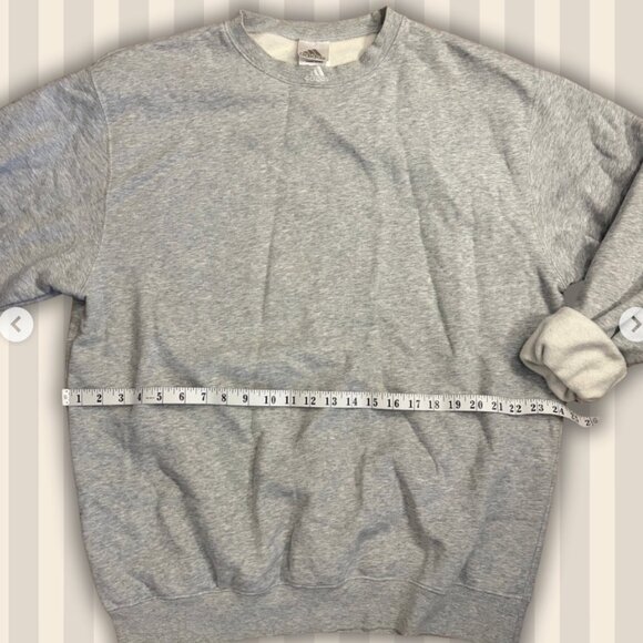 Adidas grey crewneck with embroidered logo on collar - Picture 5 of 5